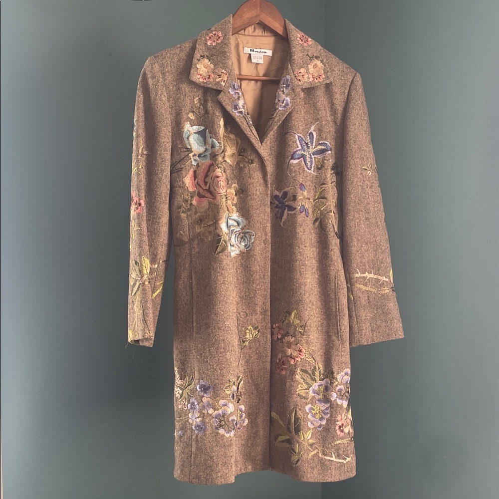 Elegant Floral Embroidered tweed Trench Coat
